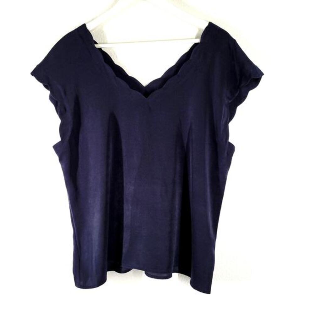 Express Womens Sleeveless Blouse Womens Large Navy Blue Scallop Neack Minimal